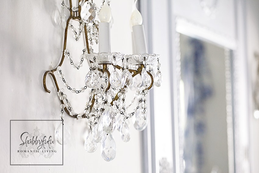 romantic room designs - vintage gold and crystal wall sconce