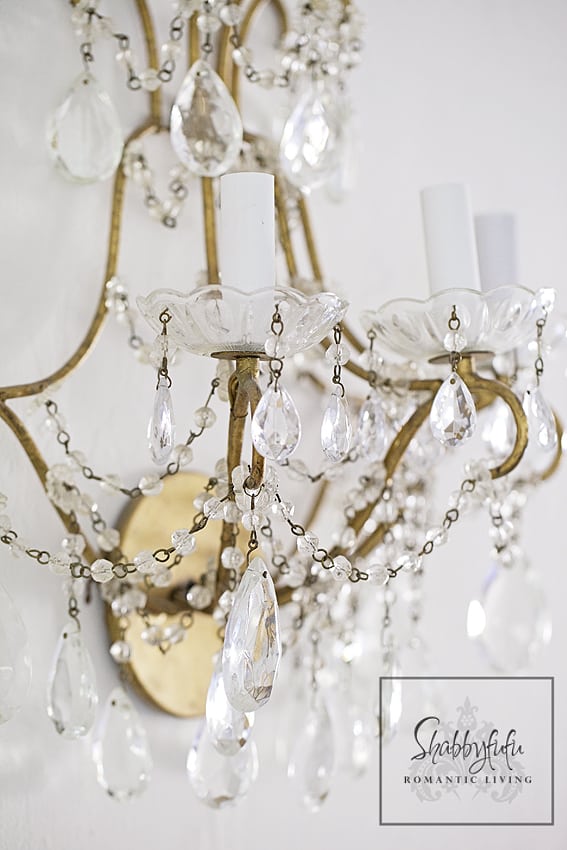 romantic room designs - vintage crystal chandelier