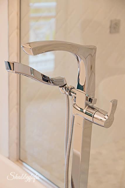 The bathroom shower and tub faucet in the HGTV Dream Home 2016 - all provided by Delta Faucets.