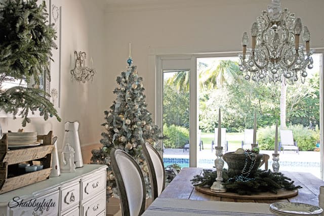 French country dining for Christmas in Miami/shabbyfufublog.com