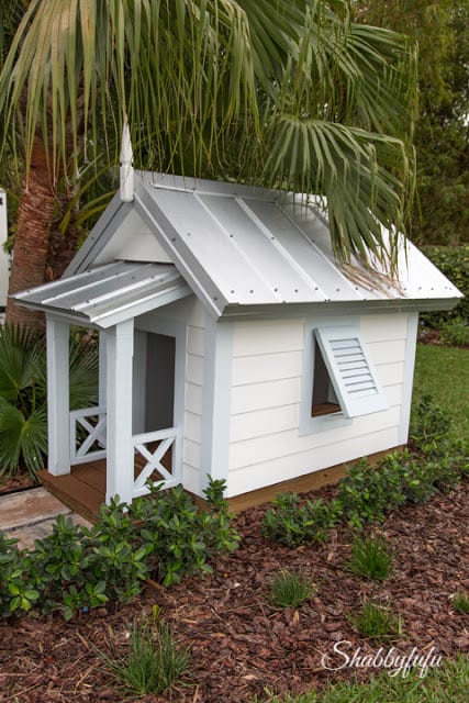 The HGTV Dream Home 2016 comes with a dog house!