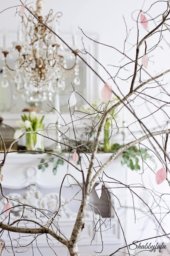 Beautiful Spring Decorative Items For Any Living Room