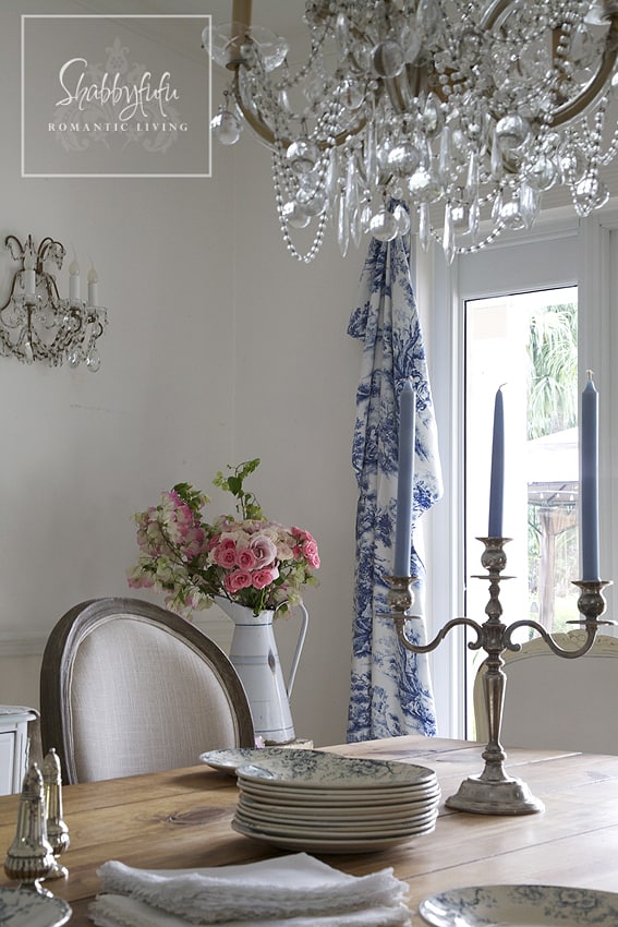 blue and white toile drapes in a dining room
