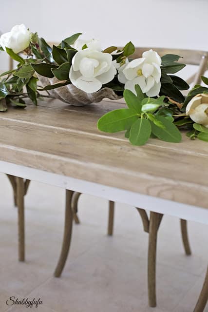 Creative Ways To Decorate With Shells giant clamshell centerpiece