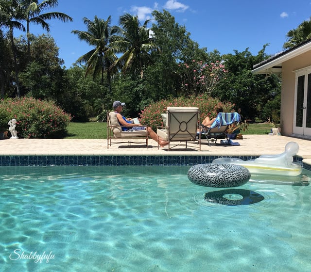 pool-resort-living-miami