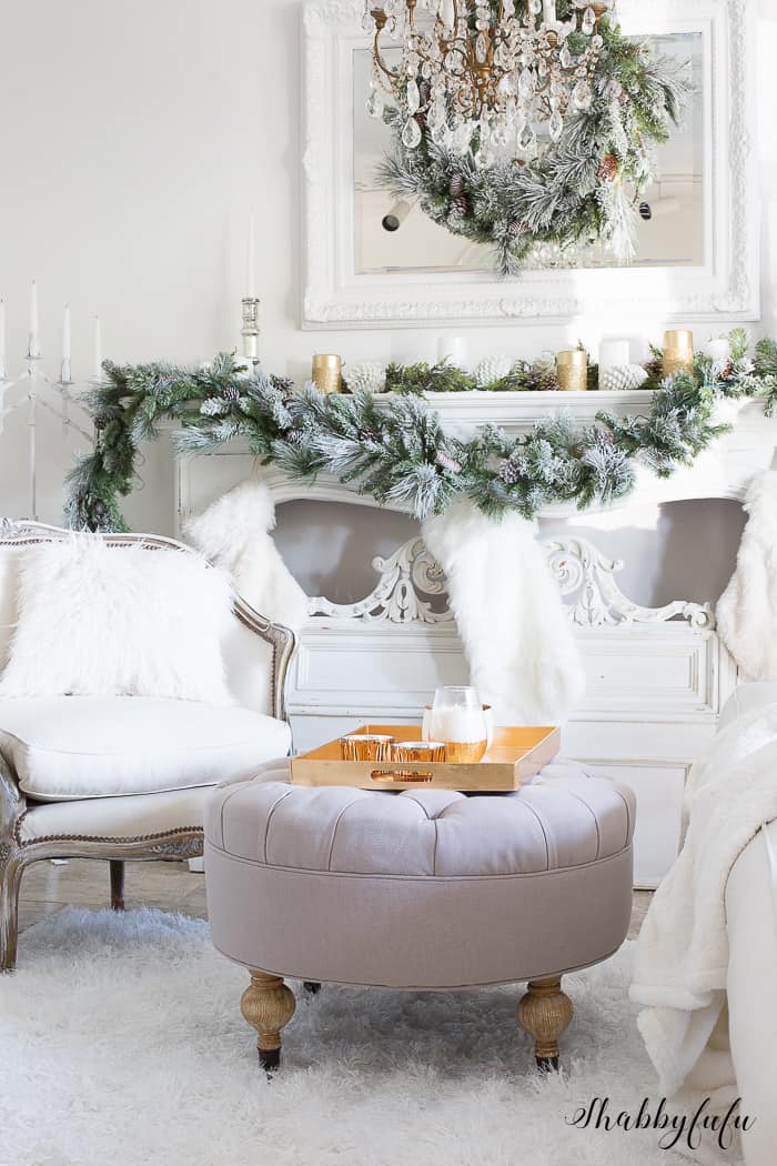 Elegant and Simple Christmas Living Room in White