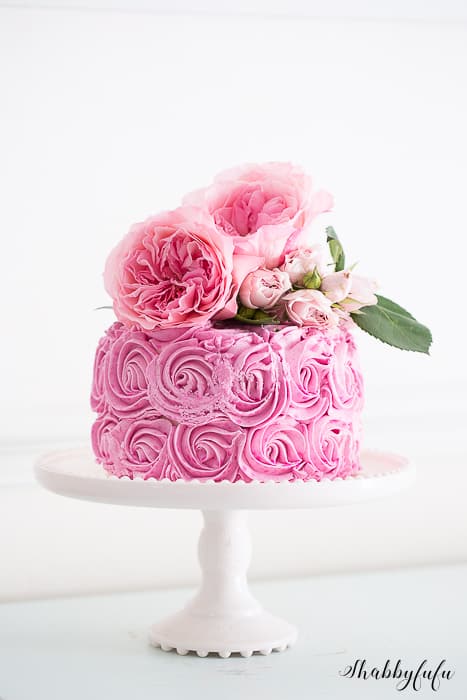 flower-topped-pink-cake