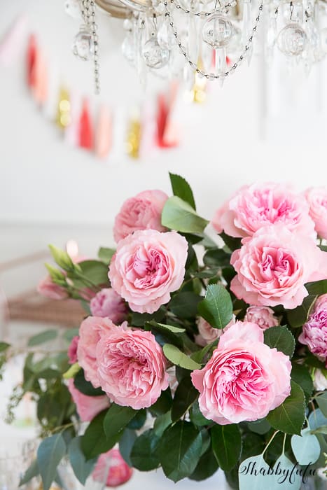 how to decorate your table for Valentine's Day