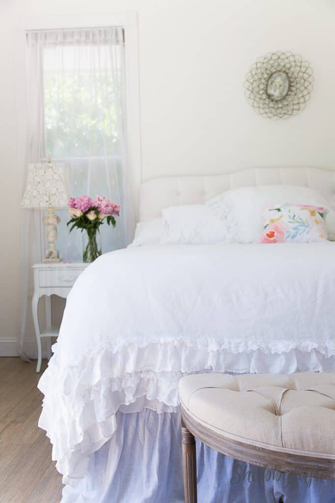white bedroom decor
