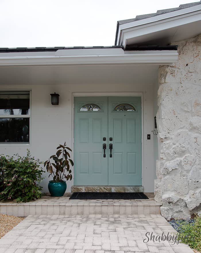budget-exterior-design front door green