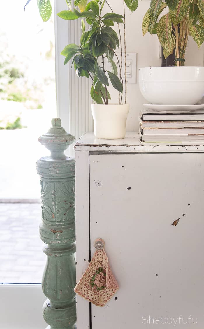 5 Easy Ways To Hide Clutter In Your Home - shabbyfufu.com