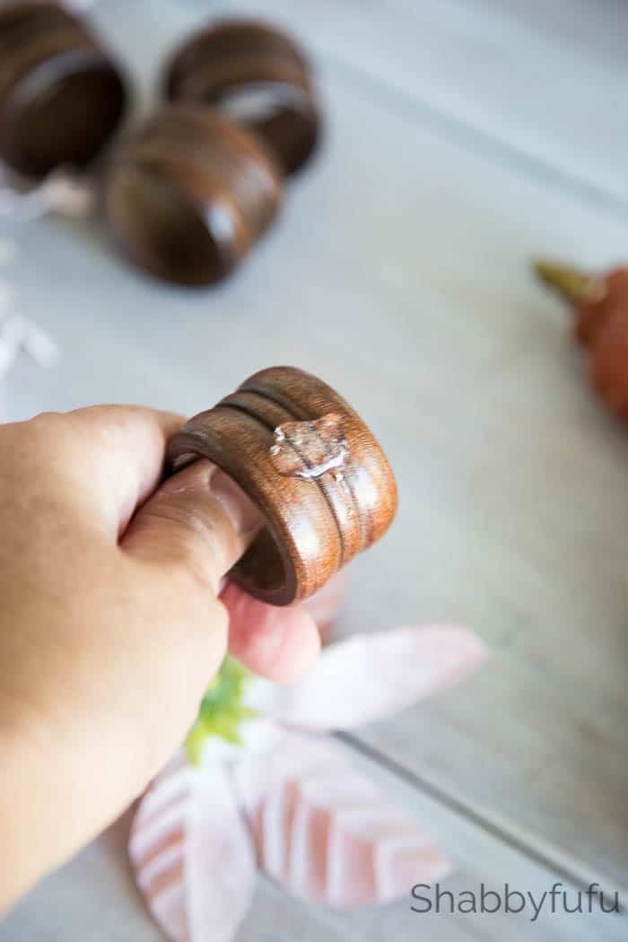 Ideas For DIY Napkin Rings - Simple Craft - shabbyfufu.com