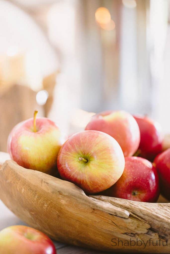 apples-wood-bowl