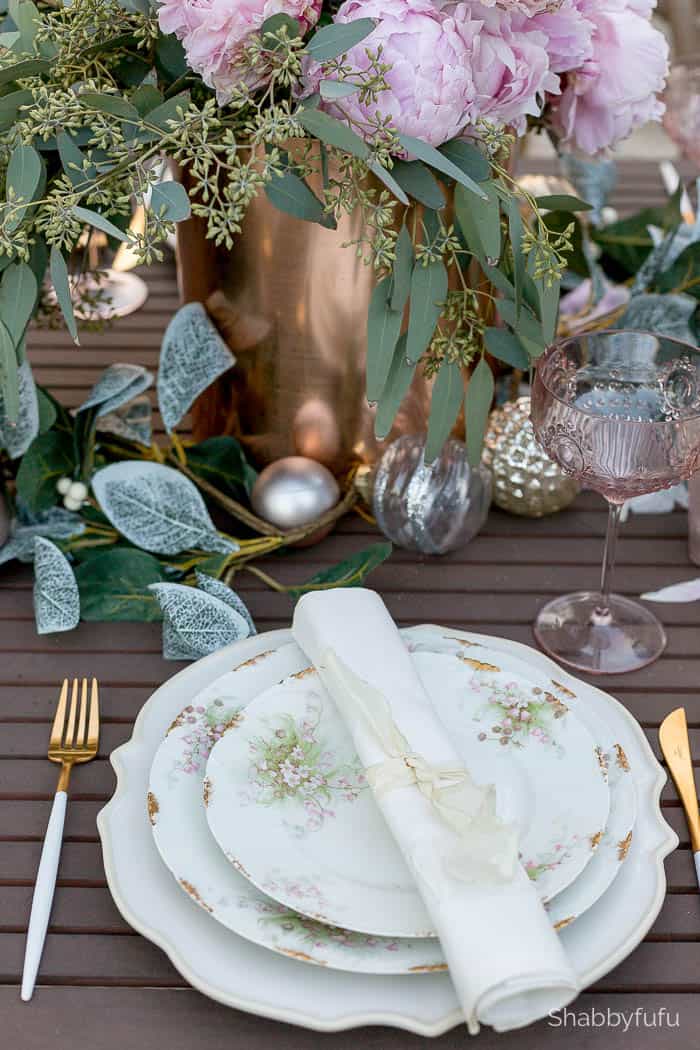 How To Set A Beautiful Holiday Table On A Budget - shabbyfufu.com