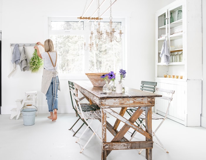 minimalist farmhouse decor dining room