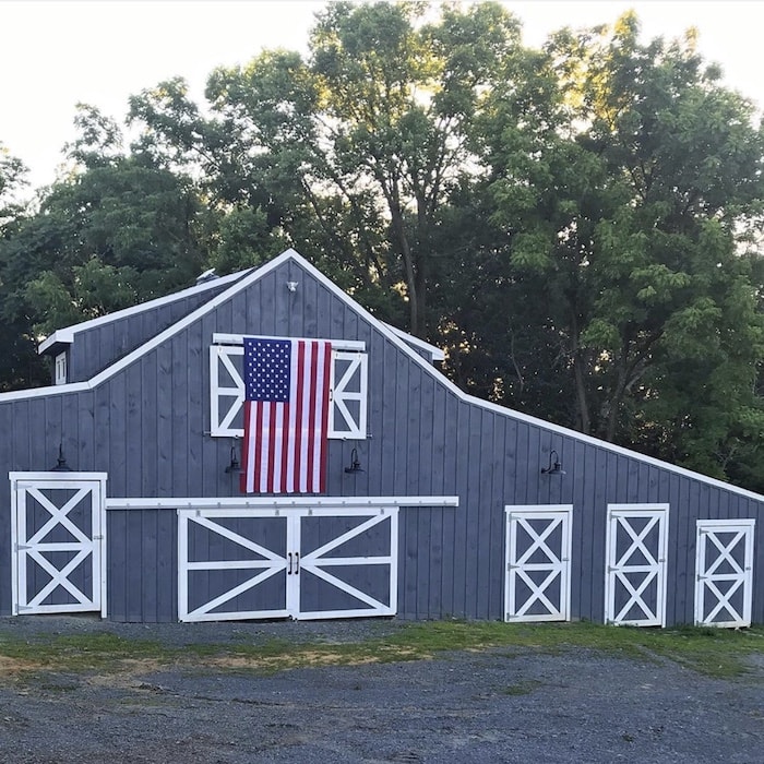 farmhouse barn 