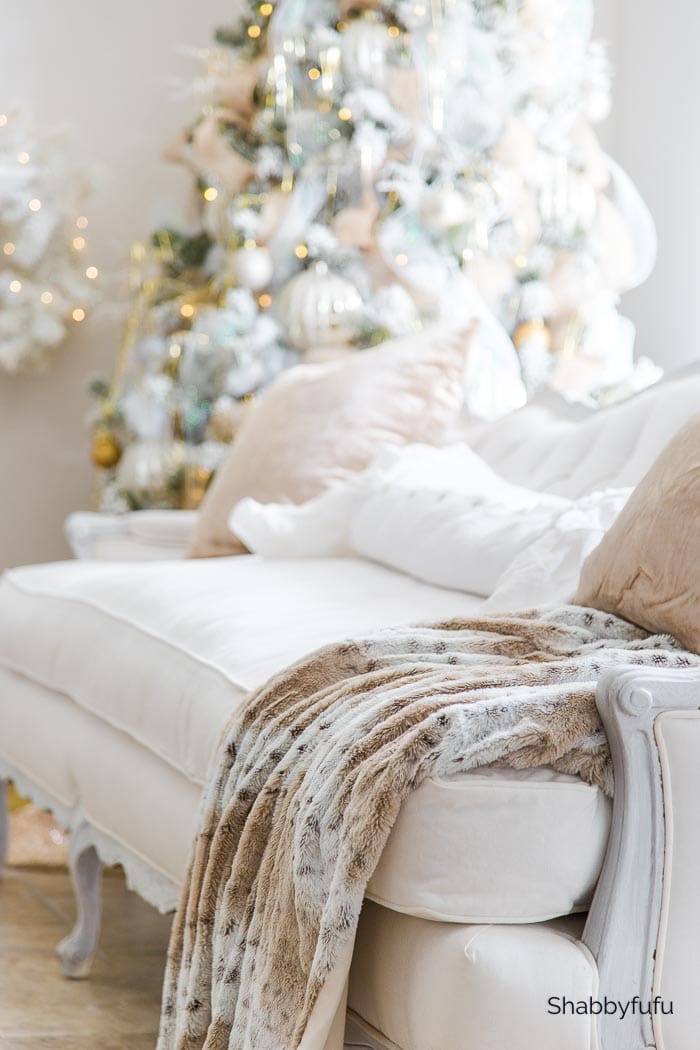 Shabbyfufu | Christmas Living Room - Elevated Elegance