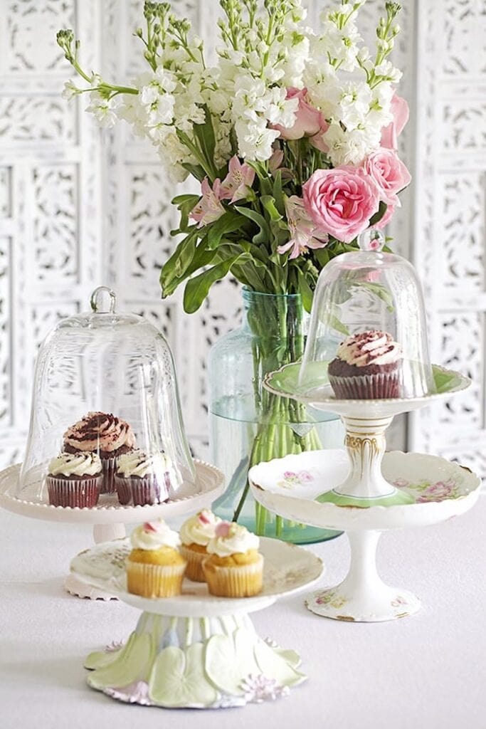 Home Style Saturdays 250 | Creative Ways To Make A Cupcake Stand!