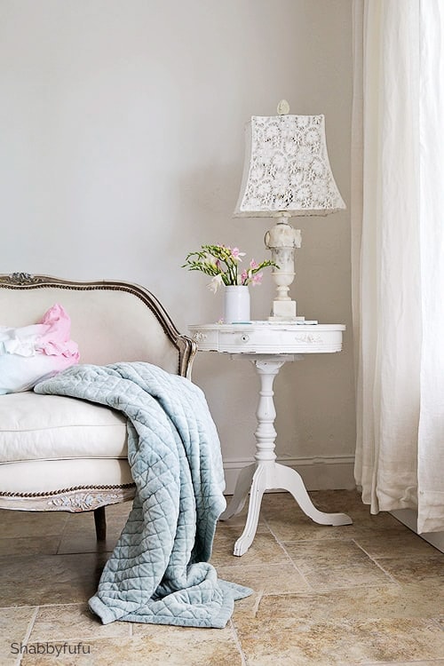 How to Create a Cozy Reading Nook in Your Home