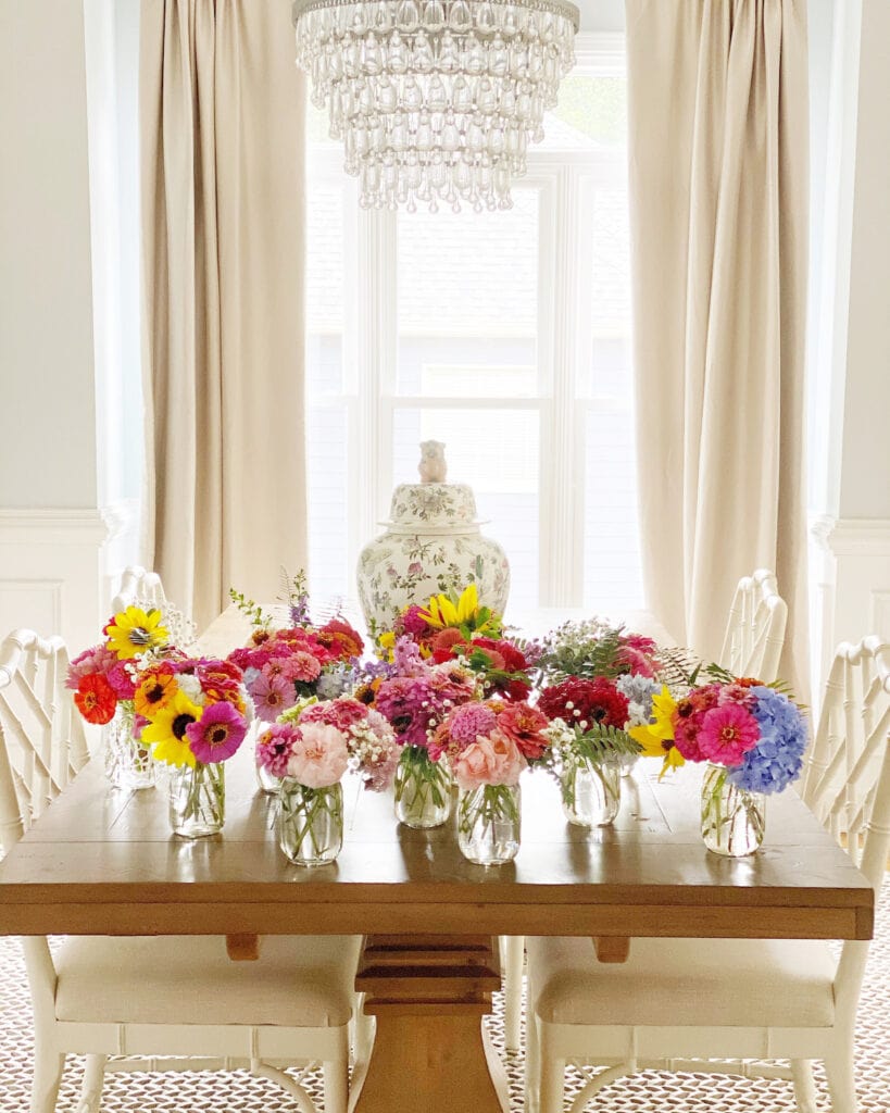 An Elegant Transitional Grandmillennial Home Tour - shabbyfufu.com