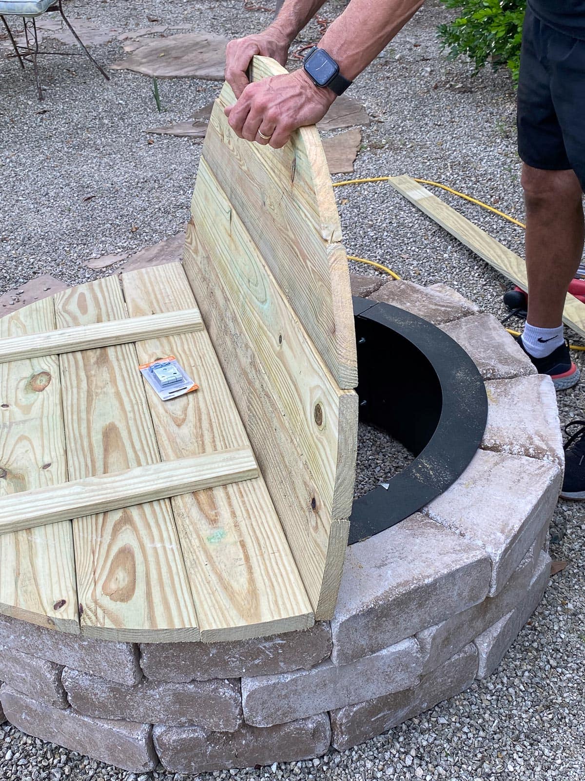 hinged lid for the outdoor fire pit cover