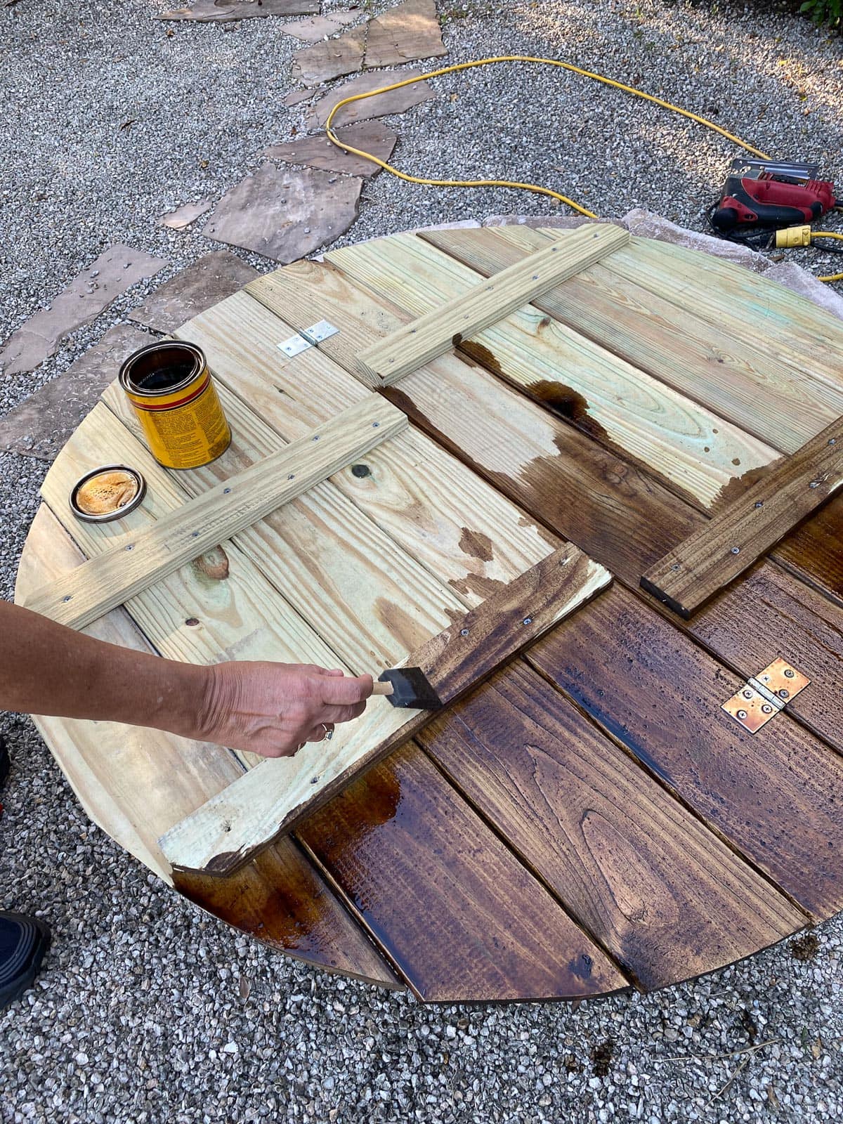 staining the outdoor fire pit lid