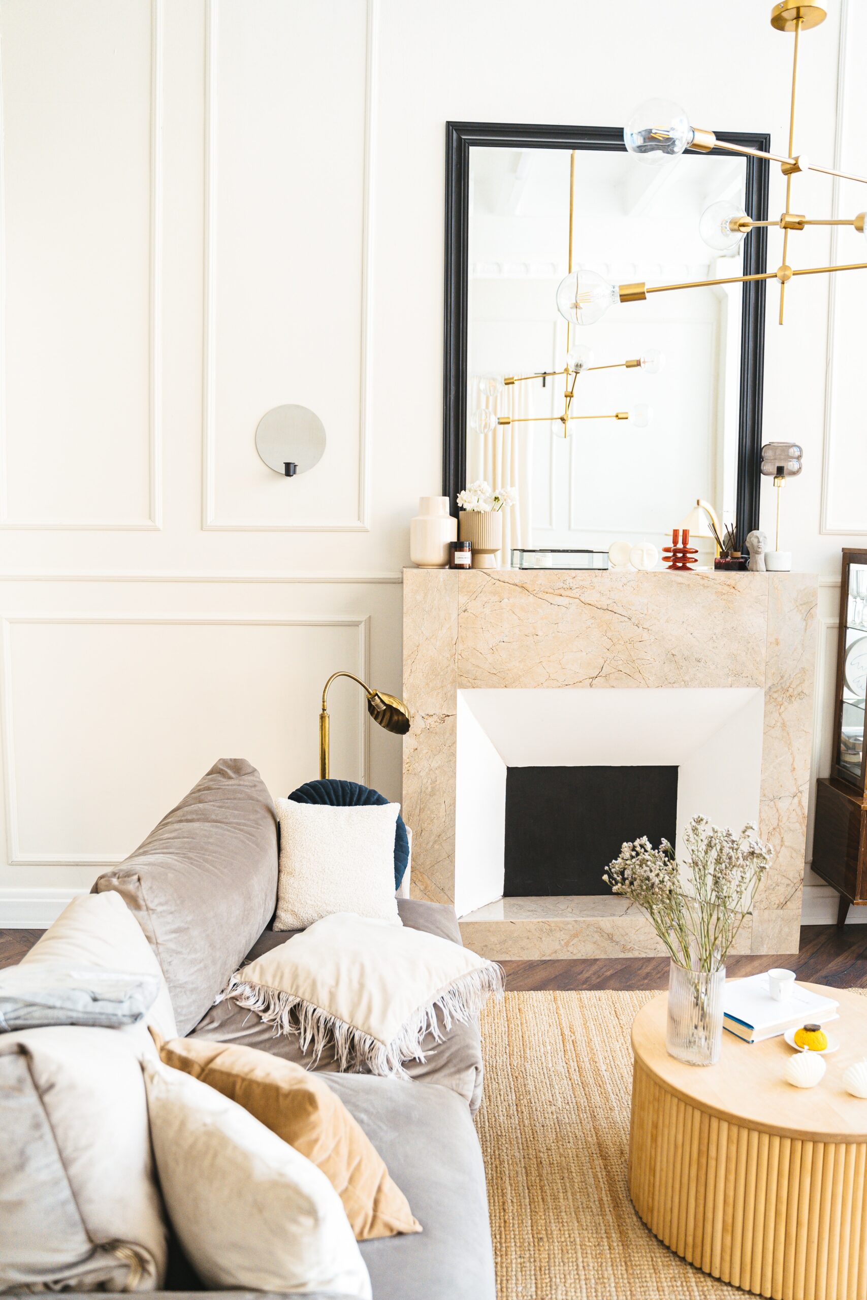 Tips For Downsizing & Layout Ideas For A Smaller Home - shabbyfufu.com