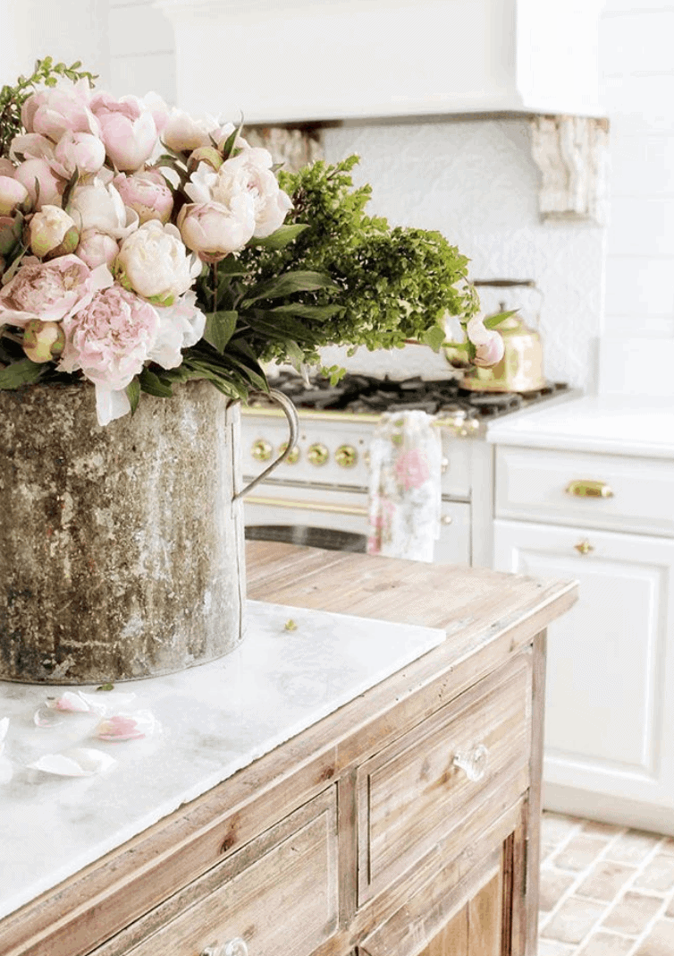 Home Tour – Simply French Market – French Country Fridays 278