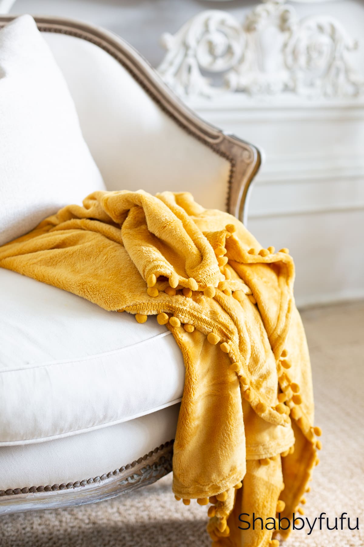 fall decorating ideas with throws