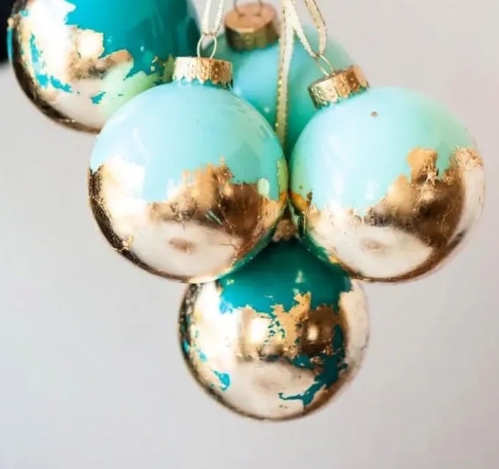 20 Gorgeous DIY Christmas Ornaments To Make