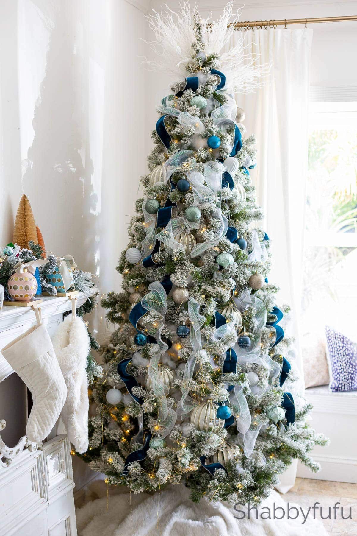 DIY Christmas Crafts: Vintage Jewelry Tree Cone Decoration