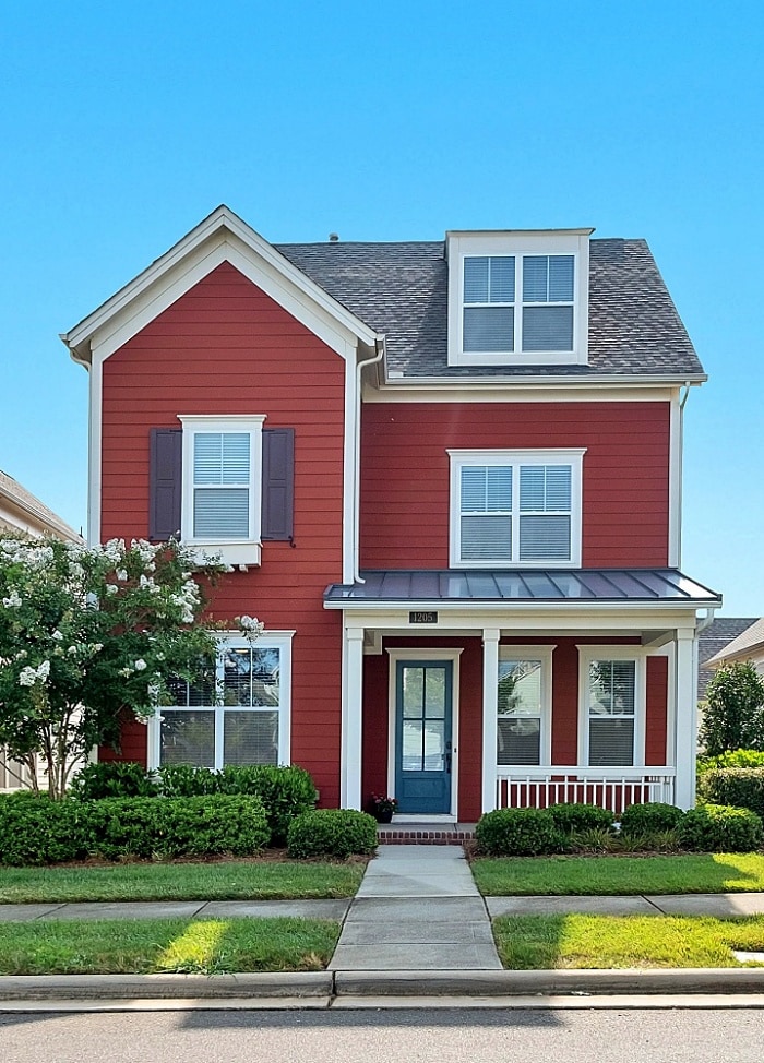Seeing Red on Home Exteriors and More: Style Showcase - Town