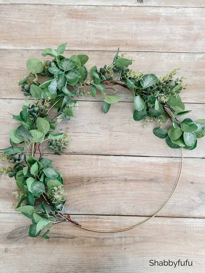 An Easy Winter Front Door Wreath To Make – The Style Showcase 169