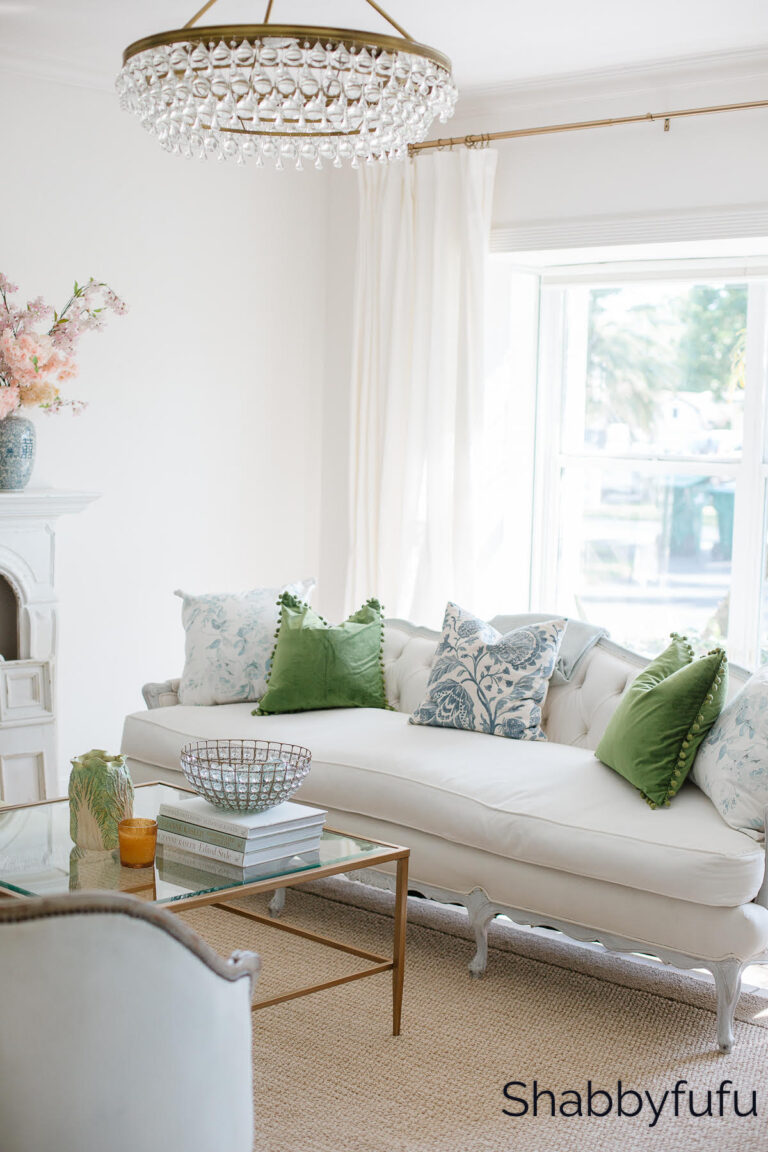 How To Arrange Throw Pillows On A Sofa - shabbyfufu.com