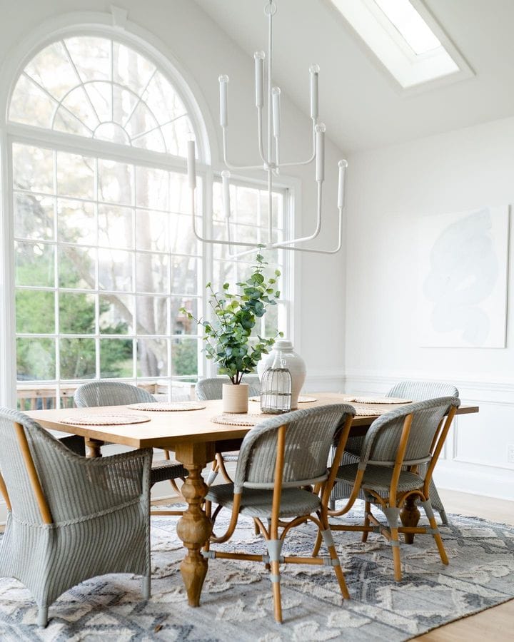 Dining room with a coastal style, idea of how to use scale and proportion