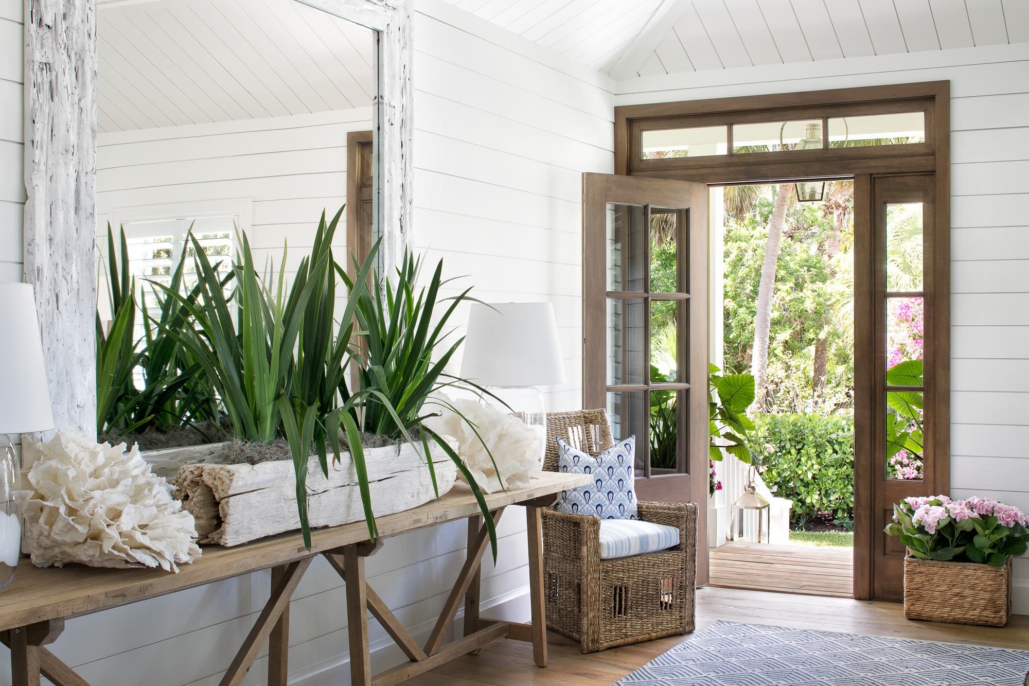 21 Small Entryway Ideas for a Grand Entrance, No Matter the Size