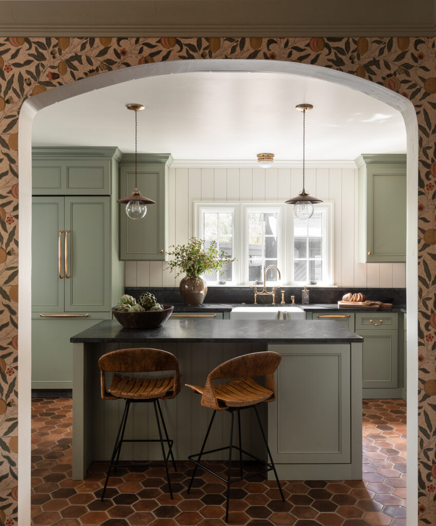 Home Tour: Vintage Cottage Style Meets Modern Design in This Seattle ...