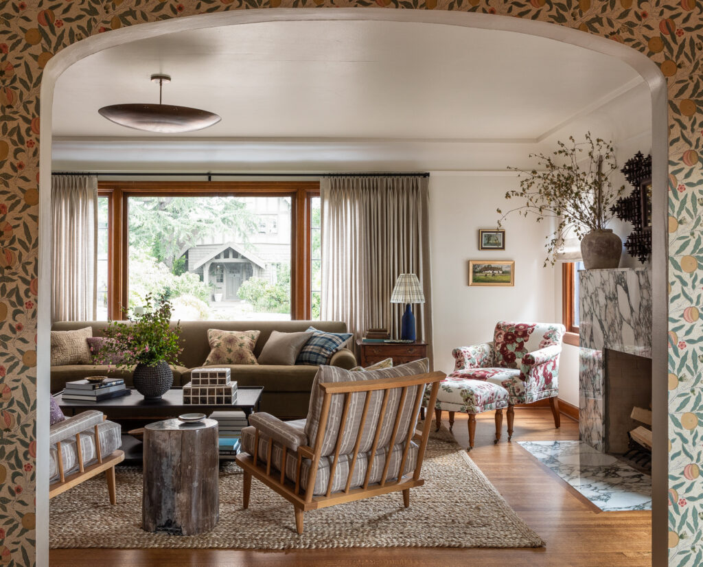 Home Tour: Vintage Cottage Style Meets Modern Design in This Seattle ...