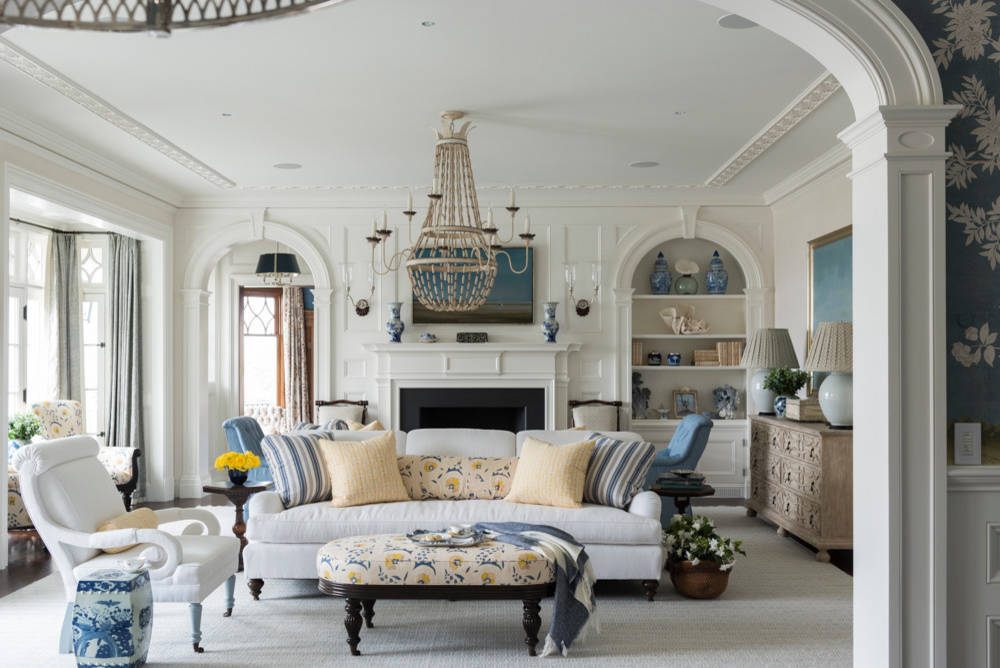 Single inspired home tour Greenwich Waterfront featuring traditional living room with high-end coastal home decor style.

