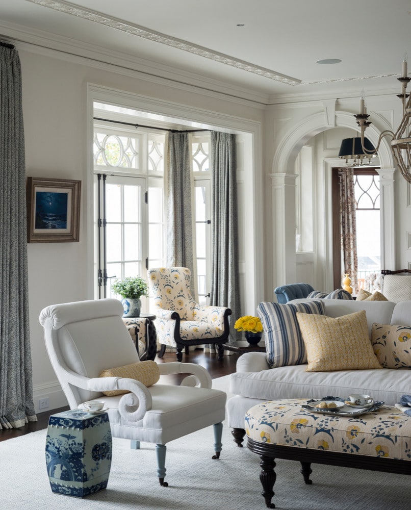 Single inspired home tour Greenwich Waterfront featuring traditional living room with high-end coastal home decor style.