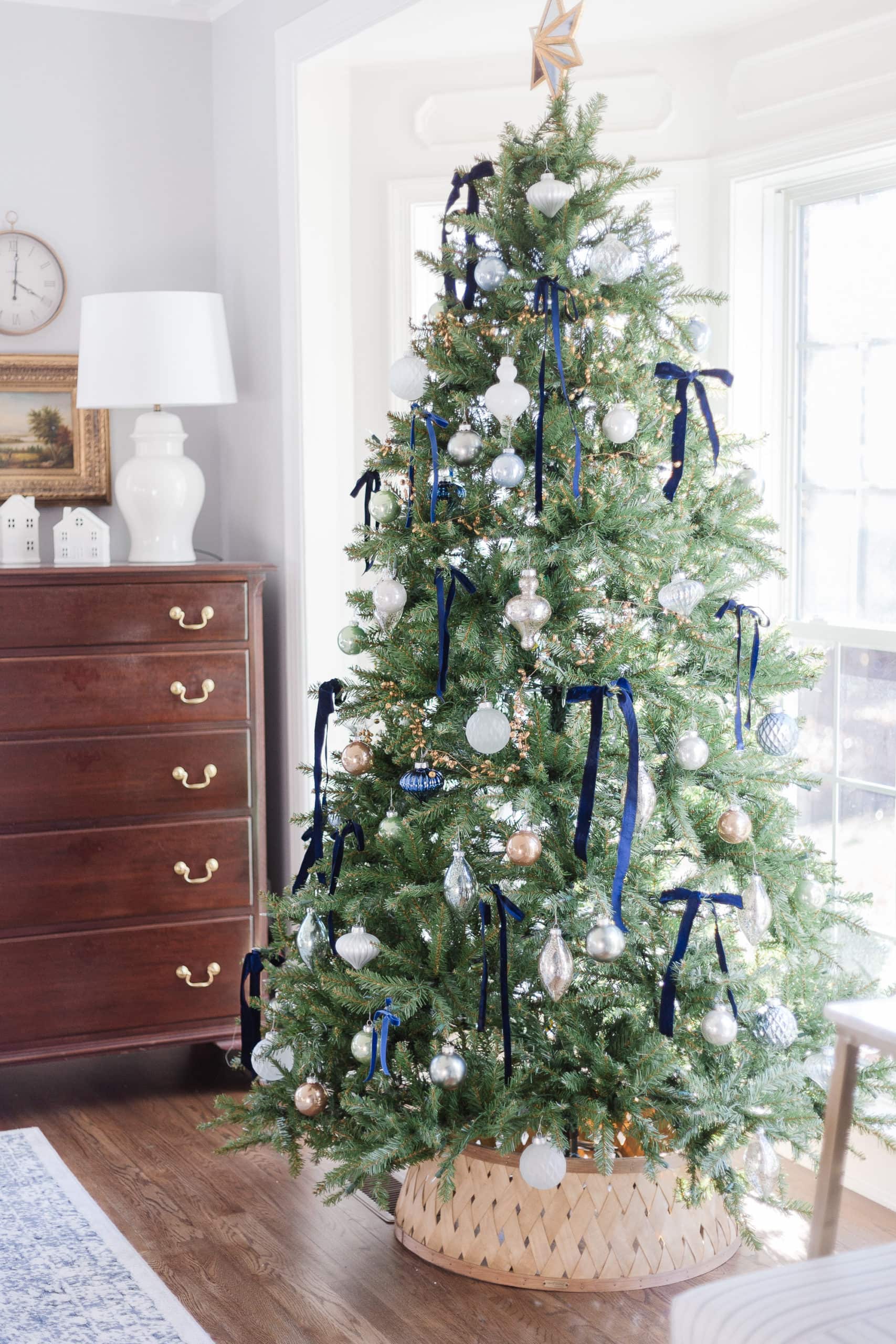Christmas tree idea with blue velvet bows