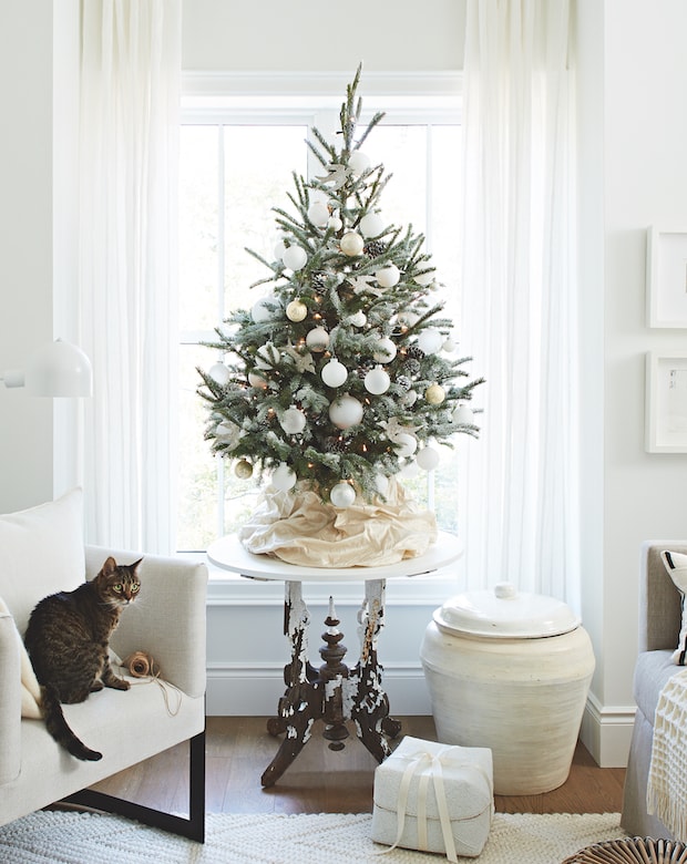 Small elegant Christmas tree idea