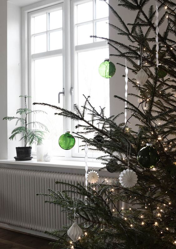 Nordic inspired Christmas tree idea