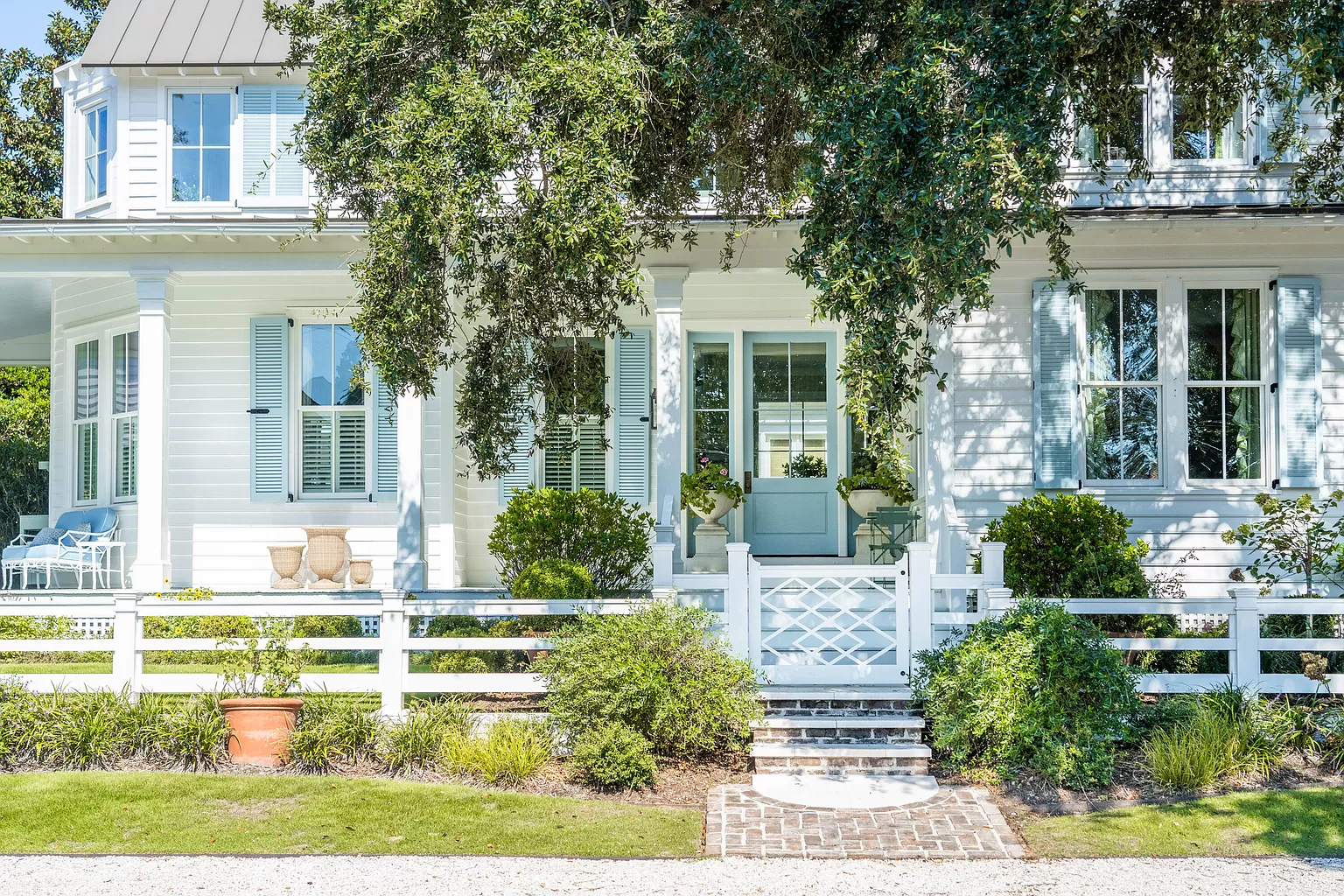 Home Tour: Julia Berolzheimer’s Enchanting Charleston Home