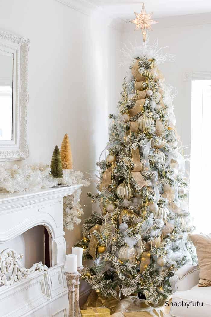 decorating for Christmas with gold and white Shabbyfufu