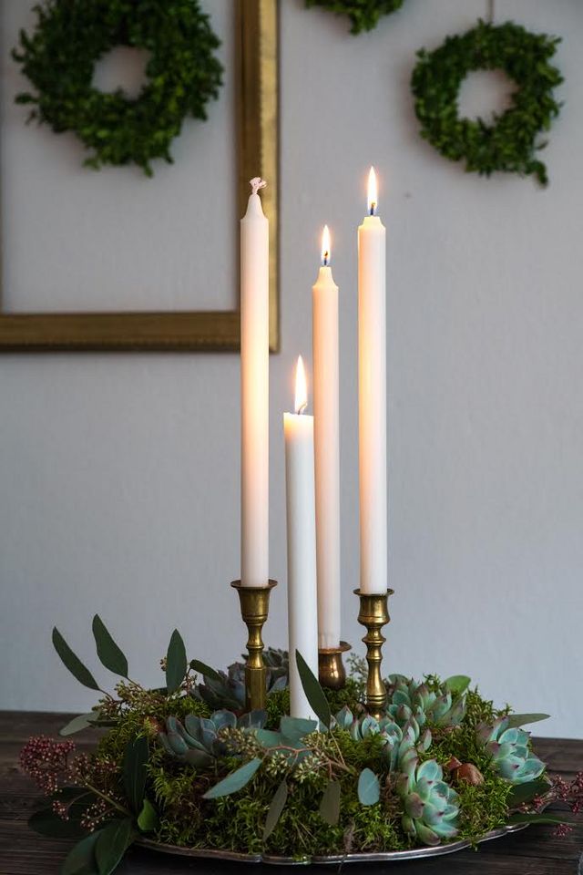 candlesticks with wreath centerpiece