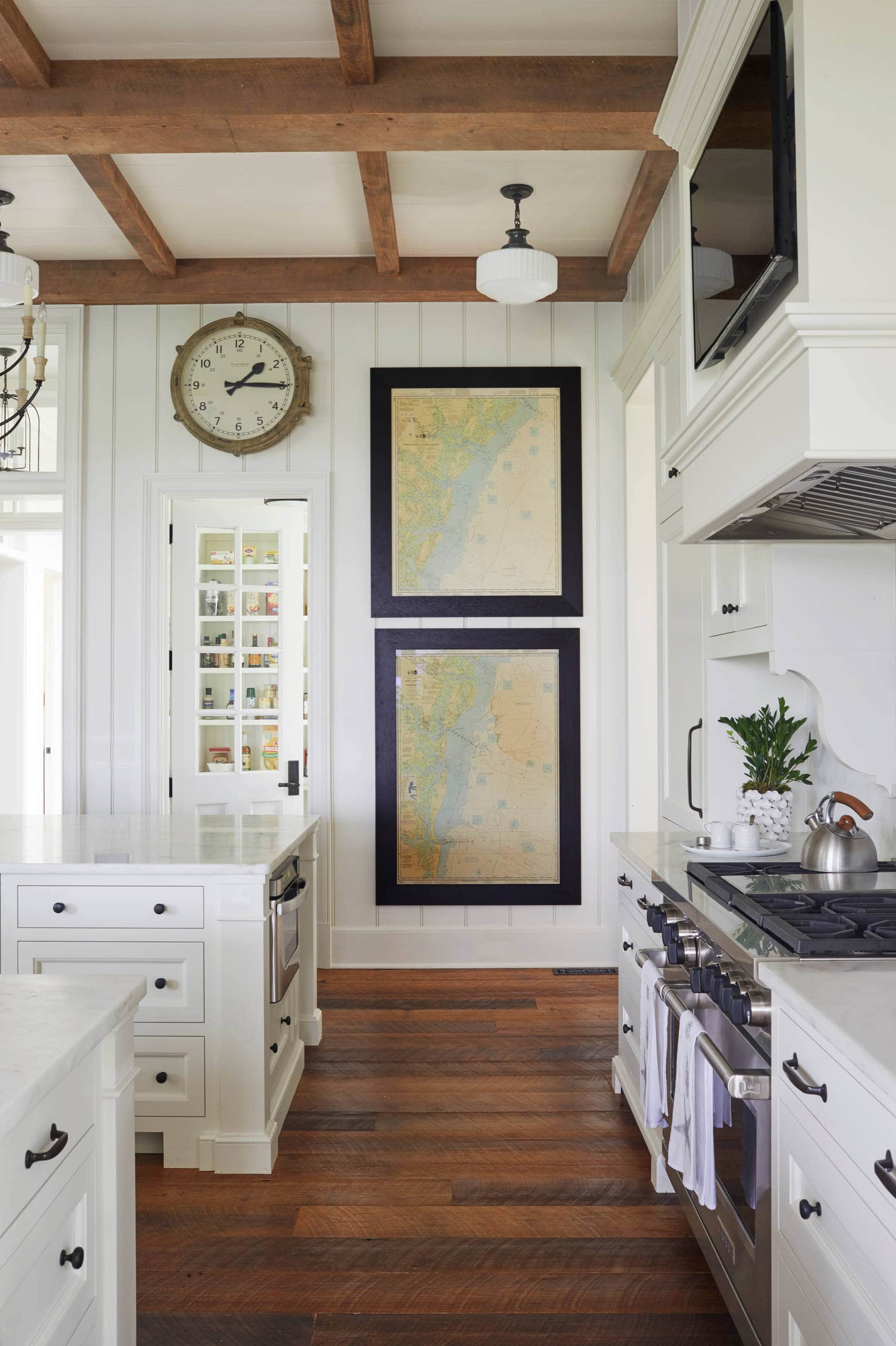 Atlanta Home tour titled "Relaxed Island Life - Coastal Home Tour" with a coastal inspired decor with traditional elements.