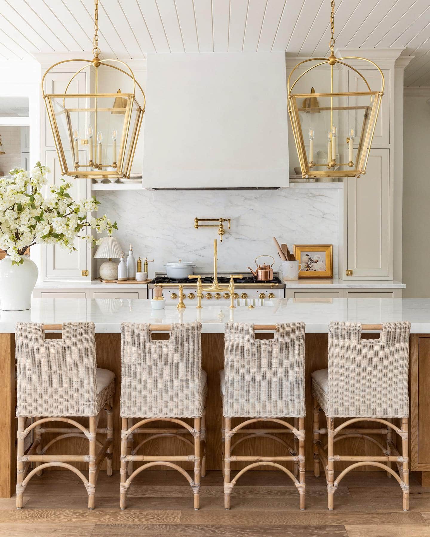 elegant timeless decor kitchen featured in "Timeless vs. Trendy Decor" 