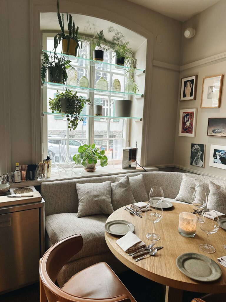 Image showcasing 7 Creative Style Small Space Ideas: Maximizing Style - shabbyfufu.com