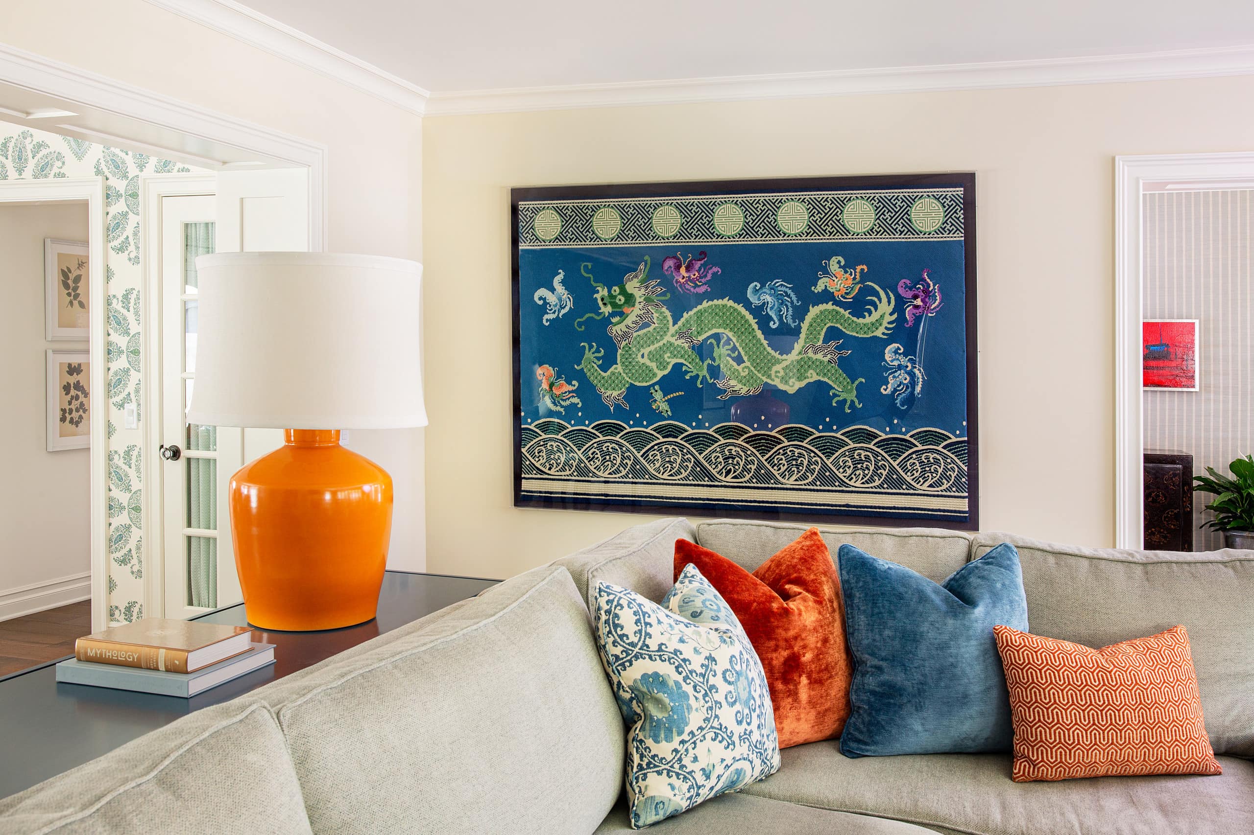 Cheery beach style retreat living room featuring colorful throw pillow
